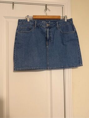 Old Navy Denim Mini Skirt in Medium Blue